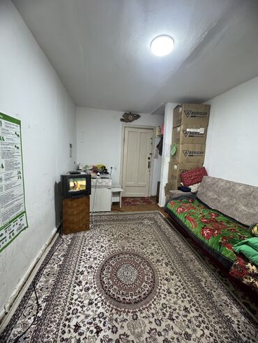 продаю 1 комнатную квартиру: 1 комната, 11 м², Общежитие и гостиничного типа, 1 этаж, Косметический ремонт