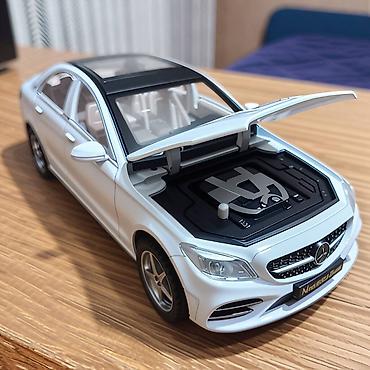 igracke za dvoriste: POTPUNO NOVO! Prelepa i izuzetno detaljna metalna maketa automobila — 9