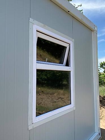Аренда складов и мастерских: Модульный контейнер серого цвета с белой отделкой. Оснащен дверью и at lalafo.kg — 6 Аренда складов и мастерских: Модульный контейнер серого цвета с белой отделкой. Оснащен дверью и — 6