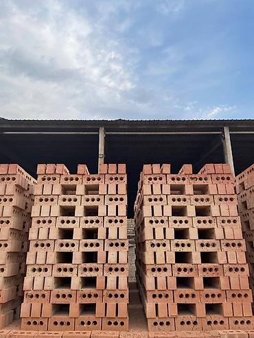 Строительный кирпич: Кирпич «Соня». Полнотелый и пустотелый, смешанная палитра оттенков — 11