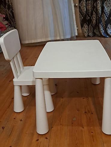Yemək masaları, oturacaqları: Ikea firmasi,cox az islenmis,yeni kimidir,150 azn — 2