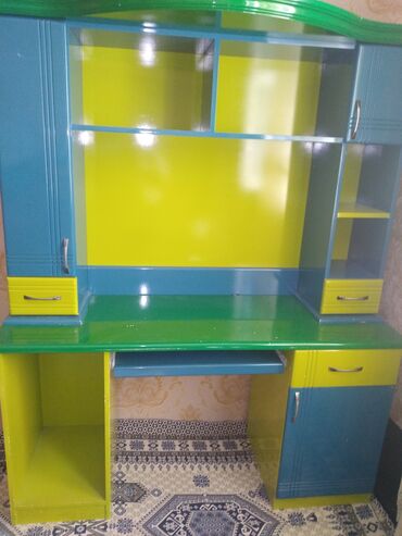 Digər mebel: Komputer masasi. Yaxsi veziyetdedir