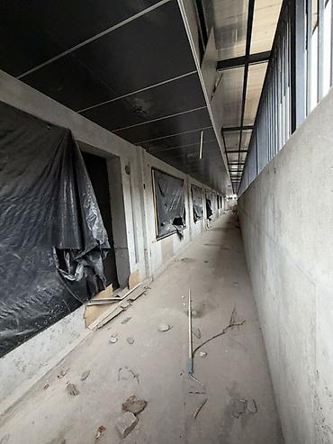 Продажа помещений свободного назначения: Коммерческое помещение в цокольном уровне современного — 13