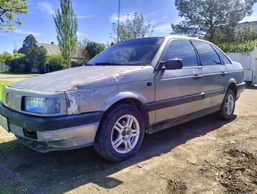 Volkswagen: Volkswagen Passat: 1989 г., 1.8 л, Механика, Газ, Седан