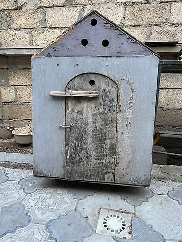 vəhşi itlər: Taxtadan hazırlanmış, qapısı olan it evi. İtinizi küləkdən, yağışdan — 3