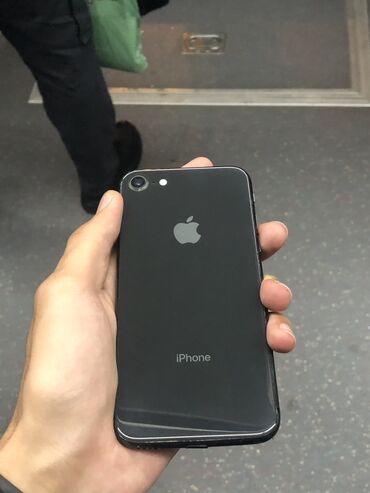 Apple iPhone: IPhone 8, 64 GB, Qara, Barmaq izi, Simsiz şarj