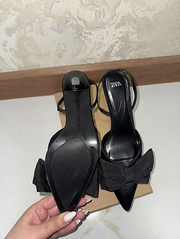 Tuflilər: Tuflilər, Zara, Ölçü: 39, rəng - Qara, Yeni — 2