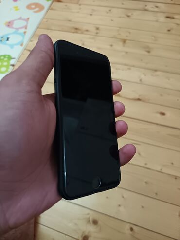 telefon satışı ikinci el: IPhone 7, 32 GB, Qara, Barmaq izi