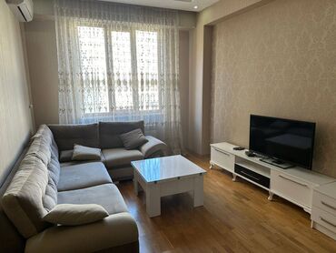 Uzunmüddətli kirayə mənzillər: Qarayev metrosu yaxınlığı 17.11 mərtəbə 2 otaq bütün şəraiti olan — 1