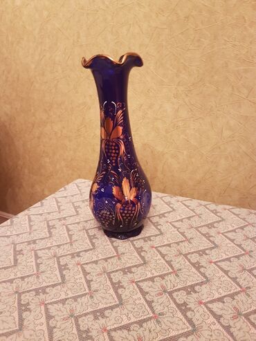 Vazalar: ○ G Ü L D A N ○ Rusiya istehsalı. Hündürlüyü - 34 sm. Qiyməti - — 3