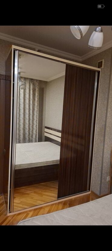 Masalar və oturacaqlar: İşlənmiş, 2 qapılı Düz dolab, Qarderob, paltar dolabı