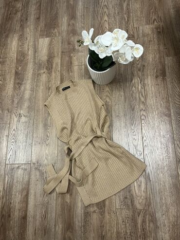 Kompleti: Ženska odeća – komplet modernih komada za različite sezone. - Crvena — 18