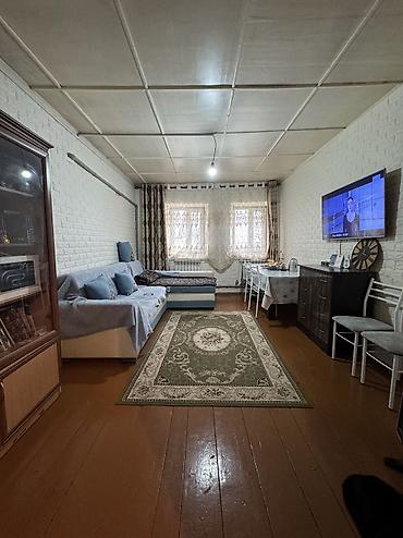 Продажа коттеджей и домов: ✨Продаётся дом в г. Шопоков✨ 🏡Характеристики: • Участок - 9 соток — 6