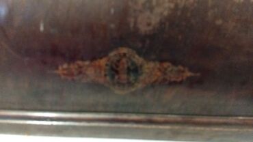 Qədim tikiş maşınları: Antik tikiş maşını – əl ilə fırladılan model - Korpus: Dəmir gövdə — 2