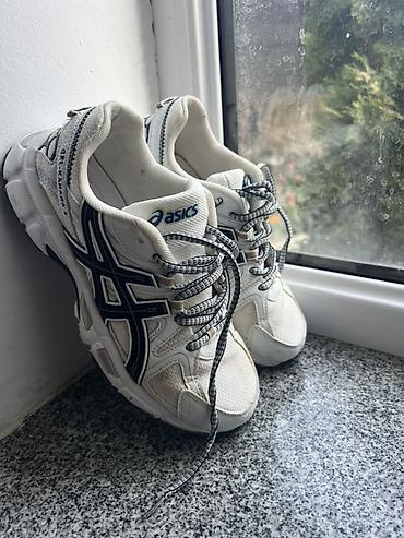 40: Мужские кроссовки, 39.5, 40, Asics, Б/у, цвет - Белый — 1