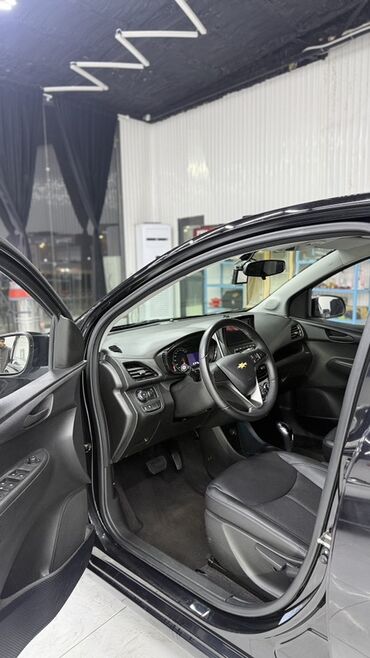 Chevrolet: Chevrolet Spark: 2016 г., 1 л, Автомат, Бензин, Хэтчбэк — 7