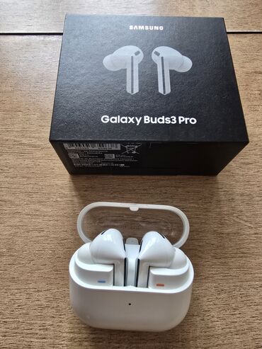 apple vision pro купить бишкек: Galaxy Buds 3 pro новые распечатаные .190$ куплены официального