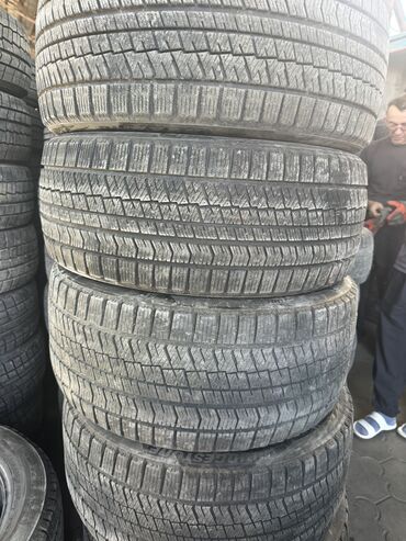 Шины: Шины 275 / 35 / R 19, Зима, Б/у, Комплект, Легковые, Япония, Bridgestone