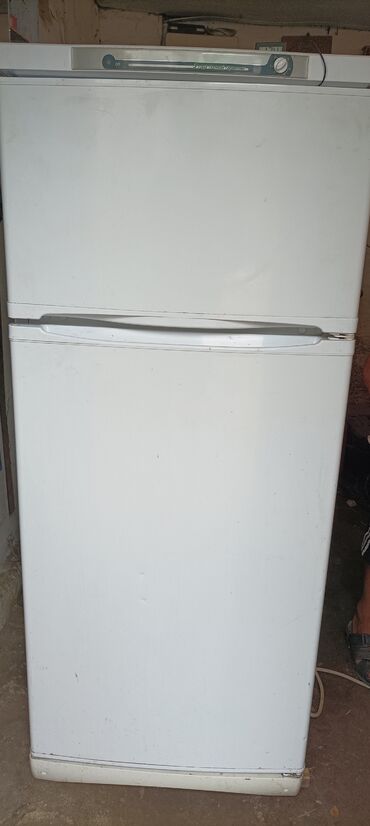 витринный холодильник для тортов: Холодильник Indesit, Б/у, Двухкамерный