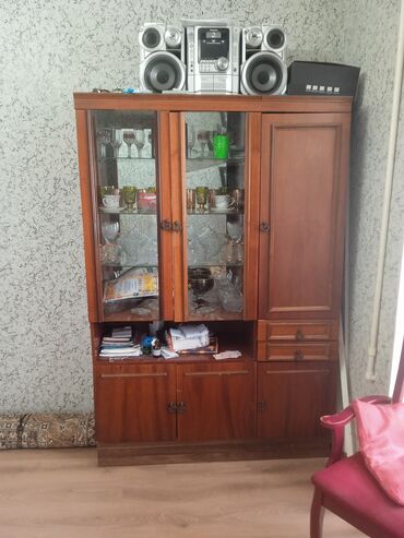 taxta şkaf: İşlənmiş, Açılan, 4 qapılı Düz dolab, Servant, Rusiya