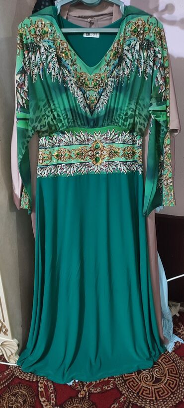 кыргызская национальная одежда: Платье прокчический новый надевала 2 часа покупала за 8 тысяч отдам за