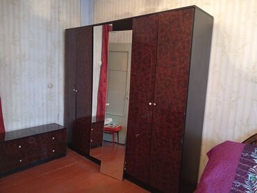 tek sfaner: İşlənmiş, Kupe, 3 qapılı Düz dolab, Qarderob, paltar dolabı