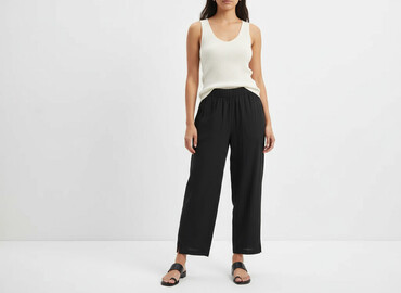 spodnie ze ściągaczem na dole: Material trousers for women, size S