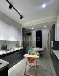 стул детский: Chicco pollynin yemek masasi.Hundurluyu enir qalxir Oturacaq 3 cur