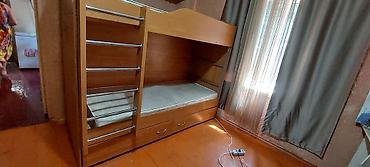 bunk bed: Двухъярусная детская кровать из ЛДСП/массива в тёплом древесном — 4