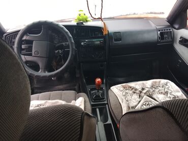 Volkswagen: Volkswagen Passat: 1989 г., Механика, Универсал — 8