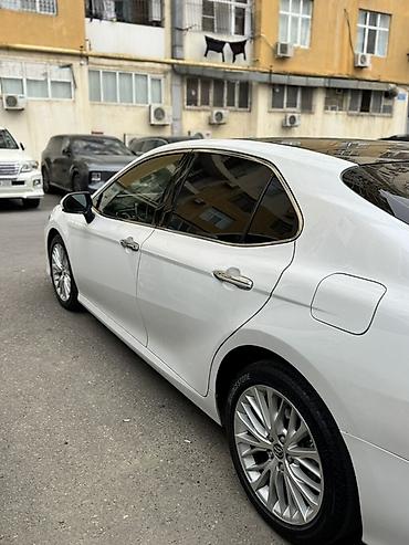 camry: 🔹 İstehsal ili: 2019 🔹 Mühərrik: 2.5 benzin 🔹 Yürüş: 100.000 km 🔹 — 2