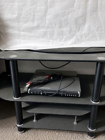redmi note 12 pro max: Телевизор Sony BRAVIA, диагональ ~32–37" (ориентировочно 32"). Плоская — 3
