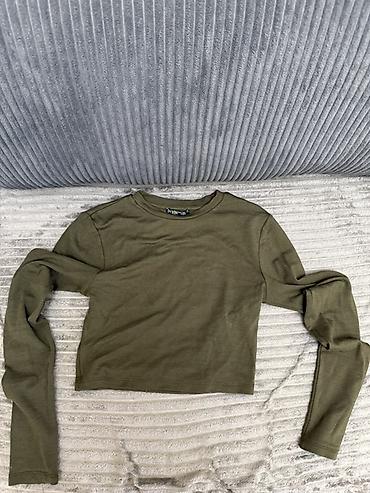 sweatshirt azerbaycan dilinde: Geyimler her biri 3,5,10 azn satilir — 2