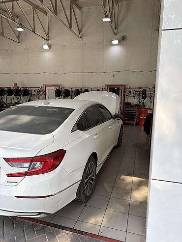 аудио техника: Honda Accord: 2020 г., Гибрид, Седан — 2