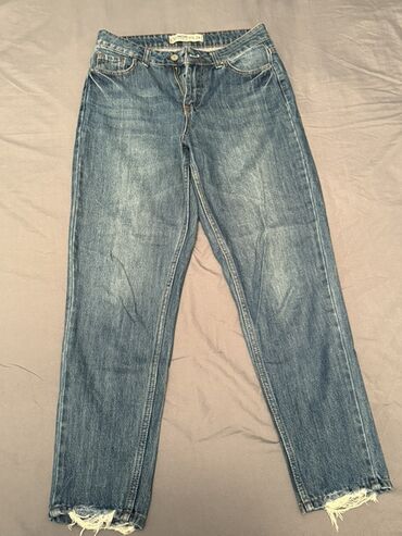 Cinslər: Hamısı klassik denim parçadandır, gündəlik və casual kombinasiyalara — 5