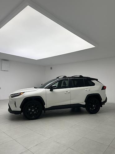 ярус машина: Toyota RAV4: 2022 г., 2.5 л, Автомат, Гибрид, Кроссовер — 3