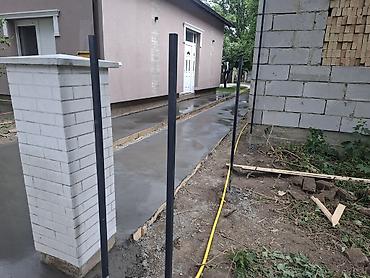 ugradnja stepenica: Usluga: Izrada betonskih staza, prilaza i trotoara Opis: - — 5