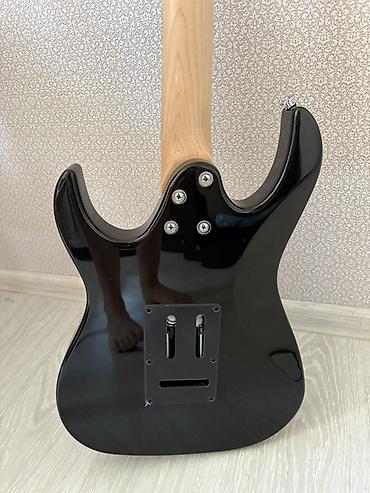 klas 6: İbanez Elektro gitara
360 Azn yeni kimi — 4