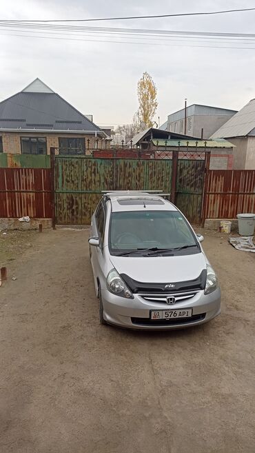 бутка 6 20: Honda Fit: 2002 г., 1.3 л, Вариатор, Бензин, Хетчбек