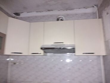 Cadillac: Mətbəx mebelinin sadəcə yuxarı hissəsi. Yaxşı vəzyətdədir