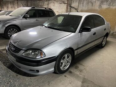 Toyota: Toyota Avensis: 2001 г., 2 л, Механика, Дизель, Седан