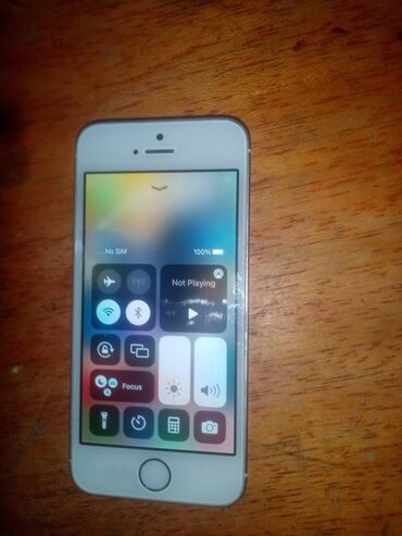 Apple iPhone: Apple iPhone iPhone SE — 9