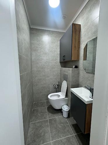 Долгосрочная аренда квартир: 3 комнаты, Риэлтор, Без подселения, С мебелью полностью — 13