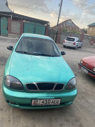 Daewoo: Daewoo Lanos: 1.5 л, Механика, Бензин, Седан