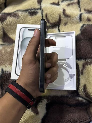 Apple iPhone: IPhone 15, 128 GB, Qara, Face ID — 4