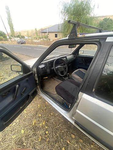 claas markant 65: Volkswagen Jetta: 1990 г., 1.8 л, Механика, Бензин, Седан — 4