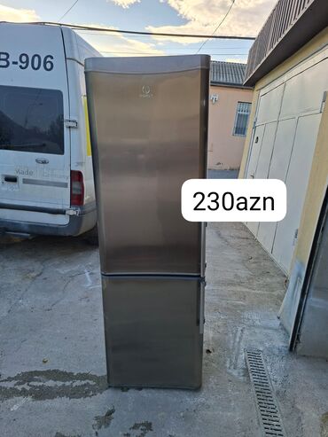şirniyyat soyuducu vitrin: 2 qapılı Indesit Soyuducu Satılır, rəng - Gümüşü