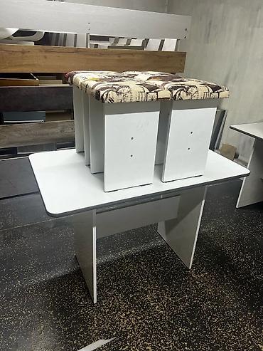 Кухонные столы: Новый кухонный стол с 4 табуретками — 4