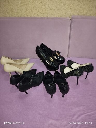 flo ayaqqabi: Aldo, Ölçü: 40, rəng - Ağ, İşlənmiş