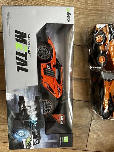 Игрушки: Набор детских игрушек (4 позиции): 1) Радиоуправляемая машина KRC Max — 1